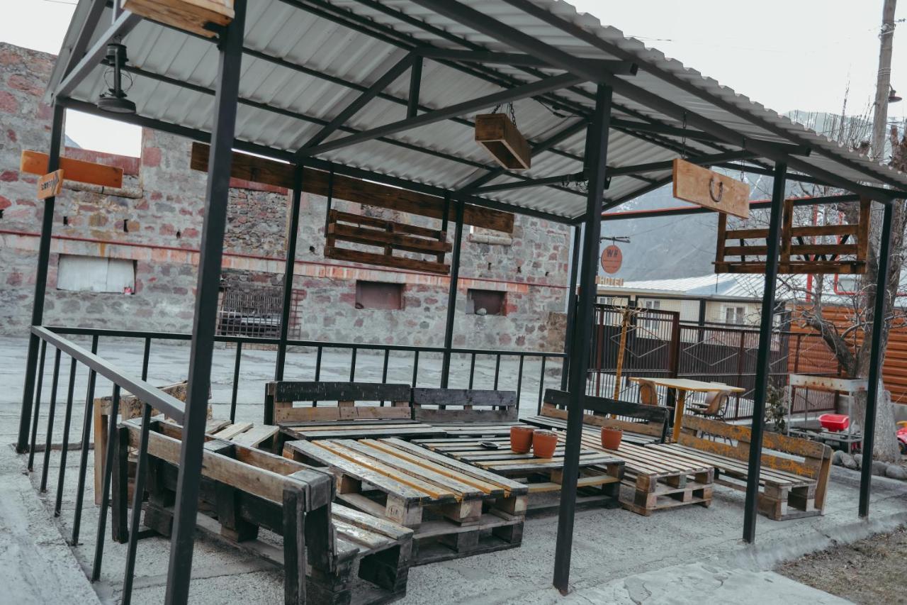 Wooden Hotel Kazbegi Bagian luar foto
