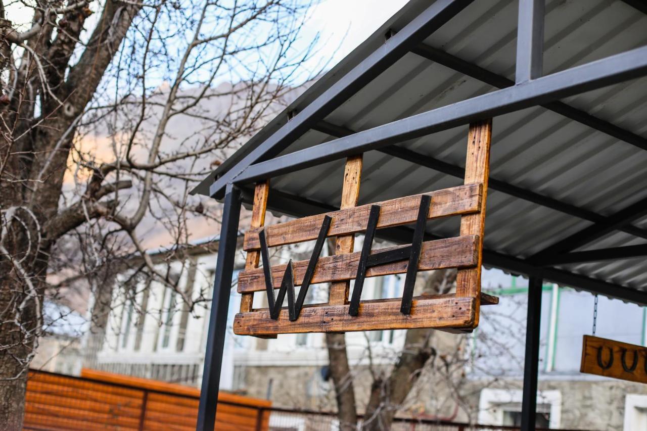 Wooden Hotel Kazbegi Bagian luar foto