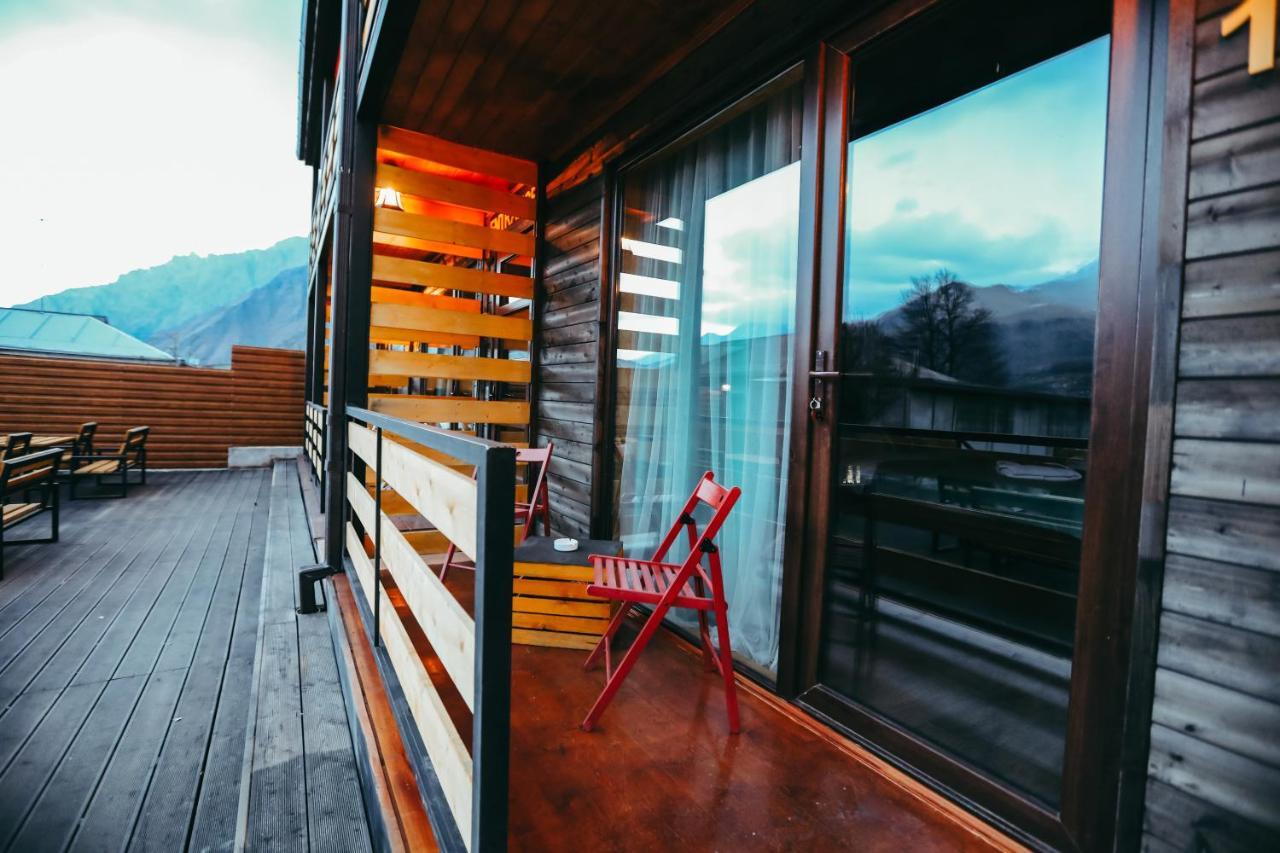 Wooden Hotel Kazbegi Bagian luar foto